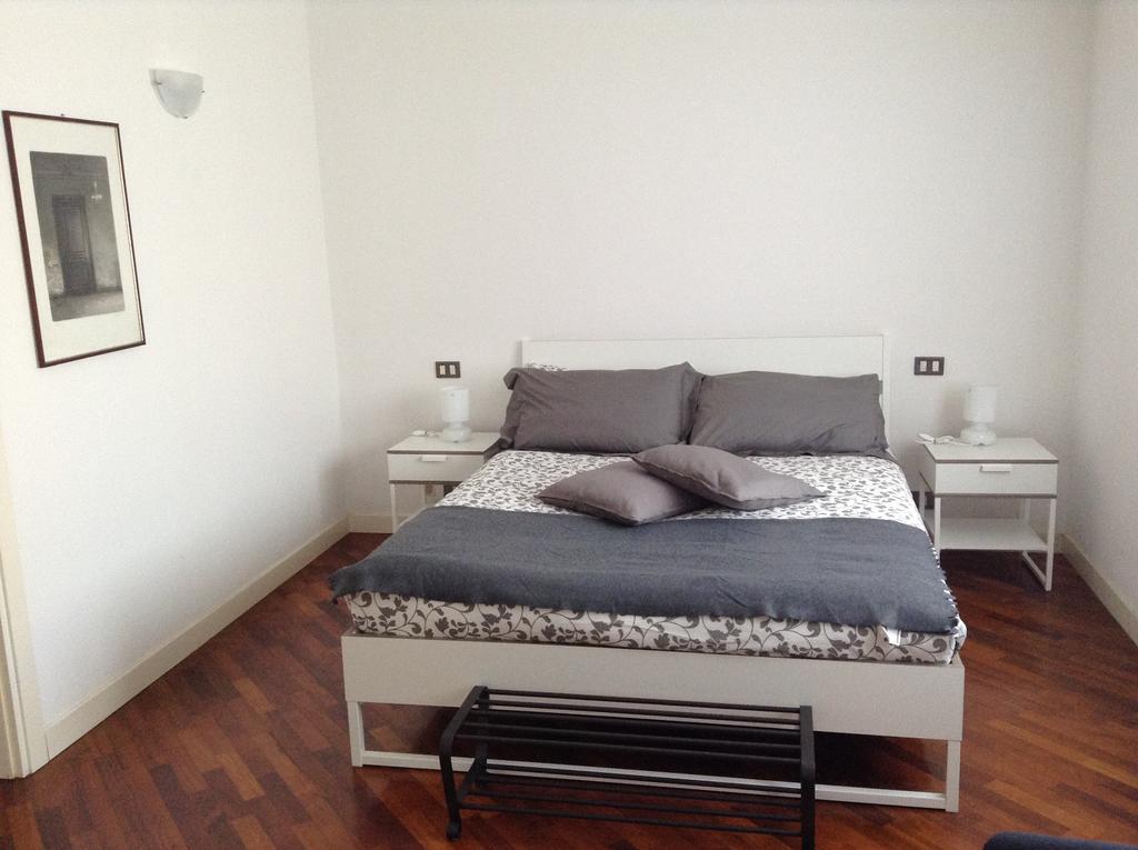 Guesthouse Flora โลดิ ภายนอก รูปภาพ