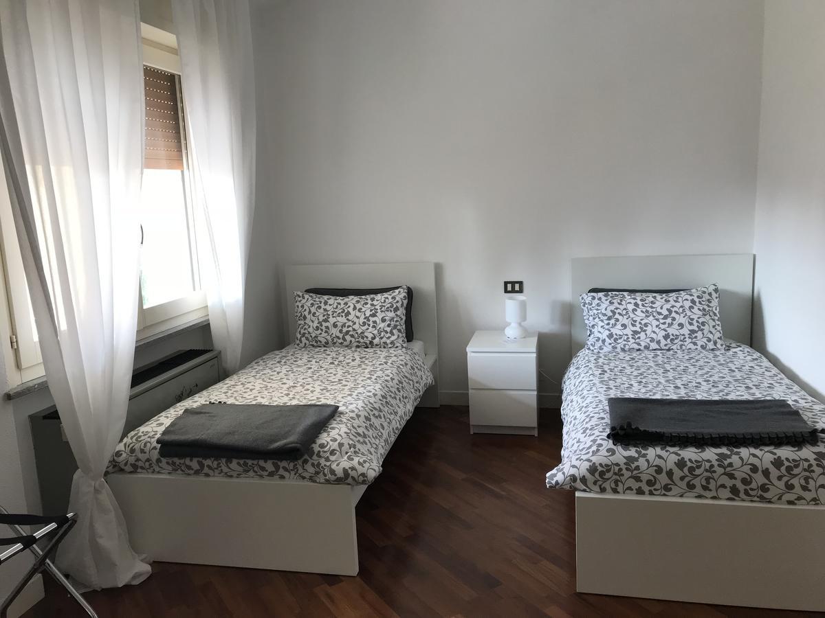 Guesthouse Flora โลดิ ภายนอก รูปภาพ